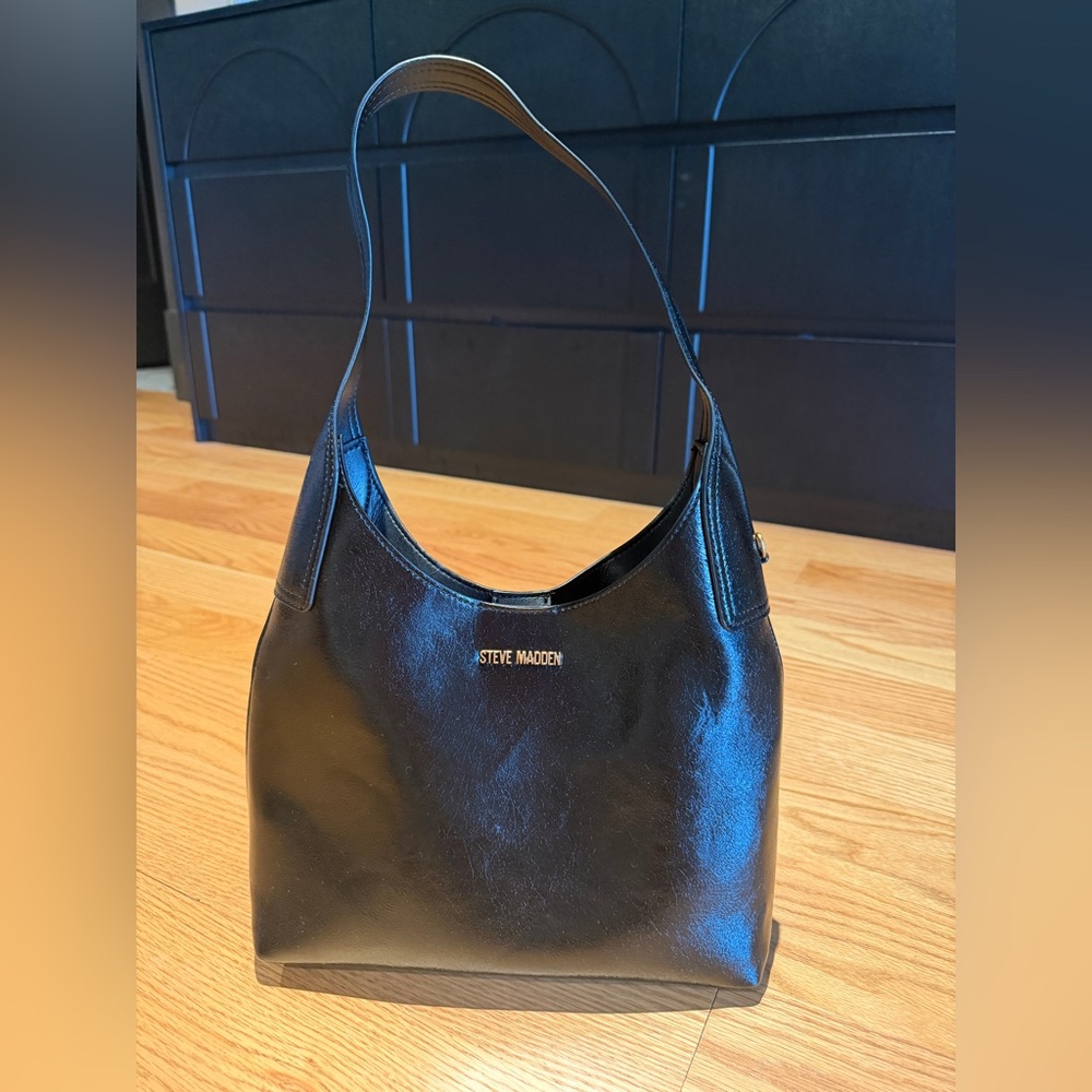 Steve Madden Sleek Black Shoulder Bag